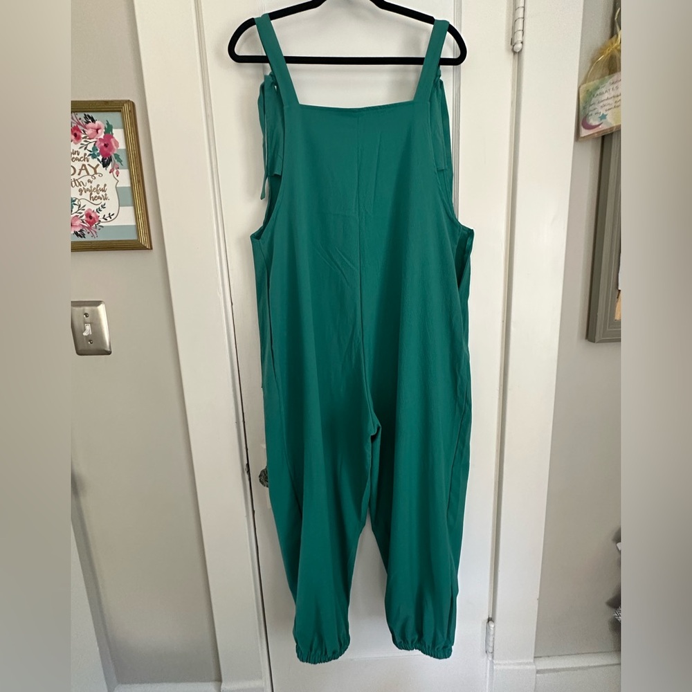 Emerald Green Jumpsuit | Adjustable Straps | Pockets | Size 1X - Picture 5 of 11